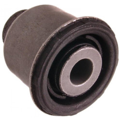 Rear knuckle bushing