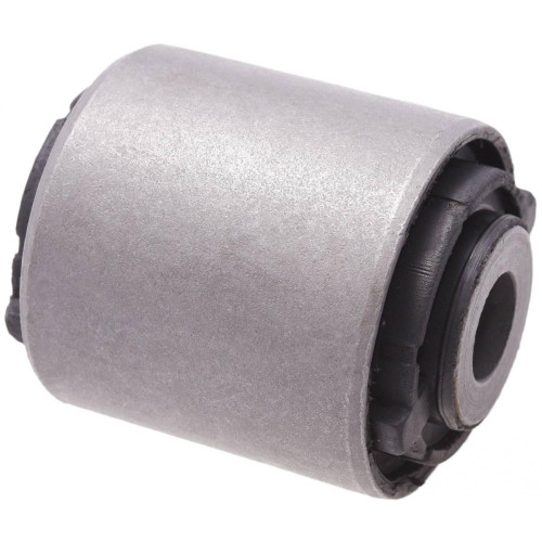 Rear rod bushing