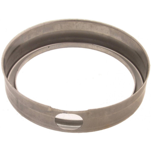 Rear wheel bearing dust deflector