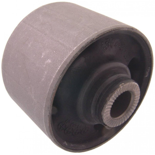 Rear rod bushing