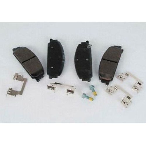 GM Front Disc Brake Pad Set with Clips 92250825